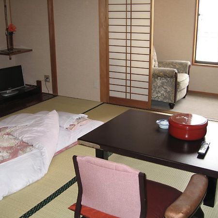 Nishichiba Hotel Wakoso Kamer foto