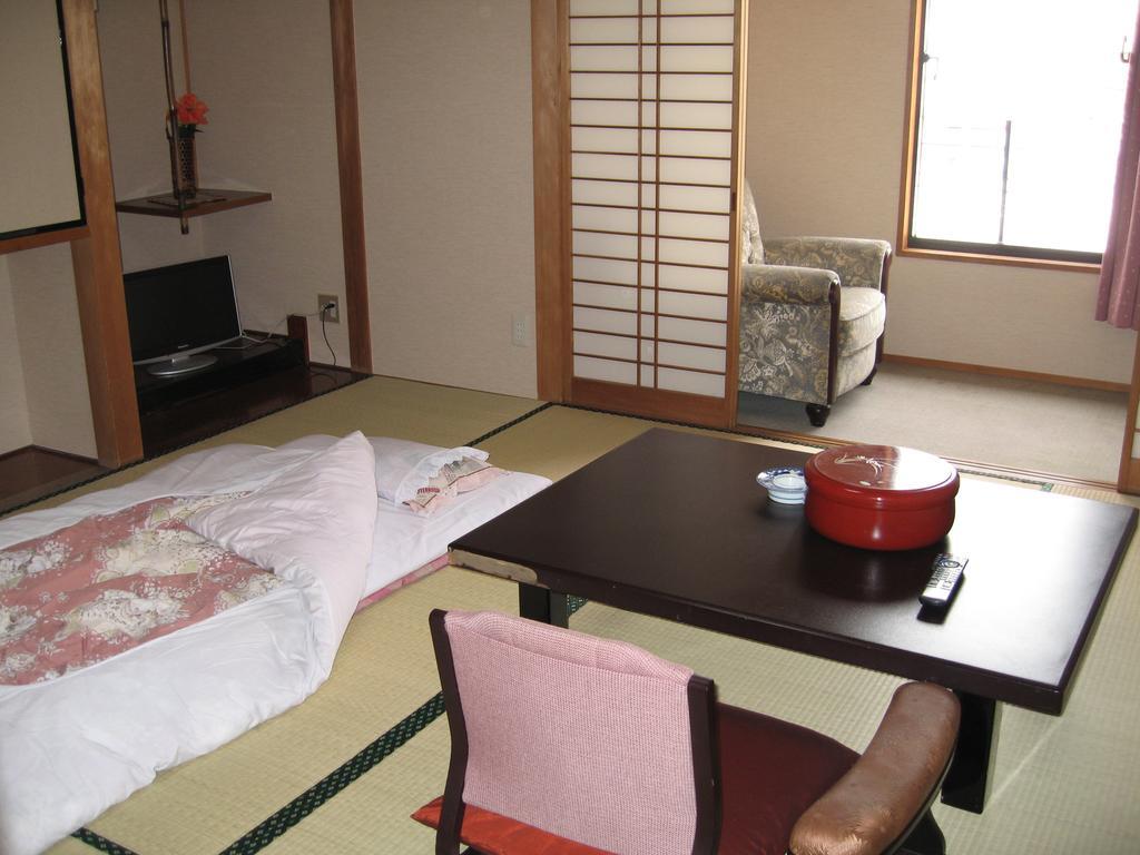 Nishichiba Hotel Wakoso Kamer foto